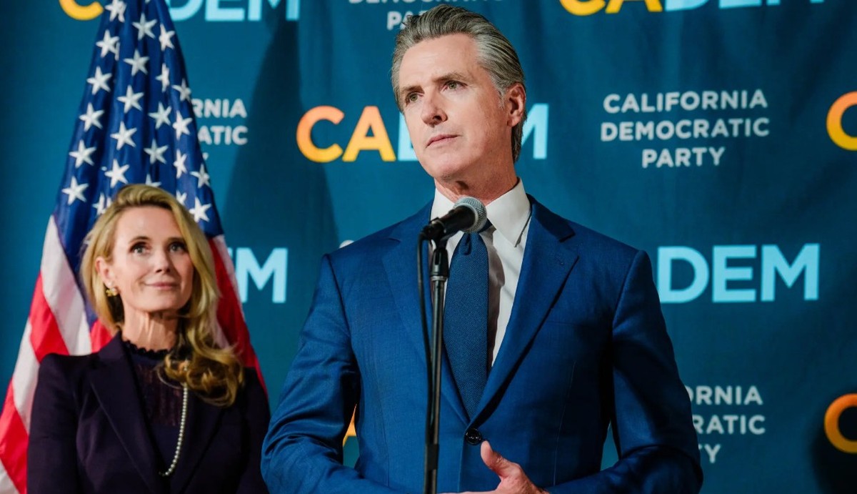 Ausência de liderança dos Estados Unidos é infantil, diz governador da Califórnia