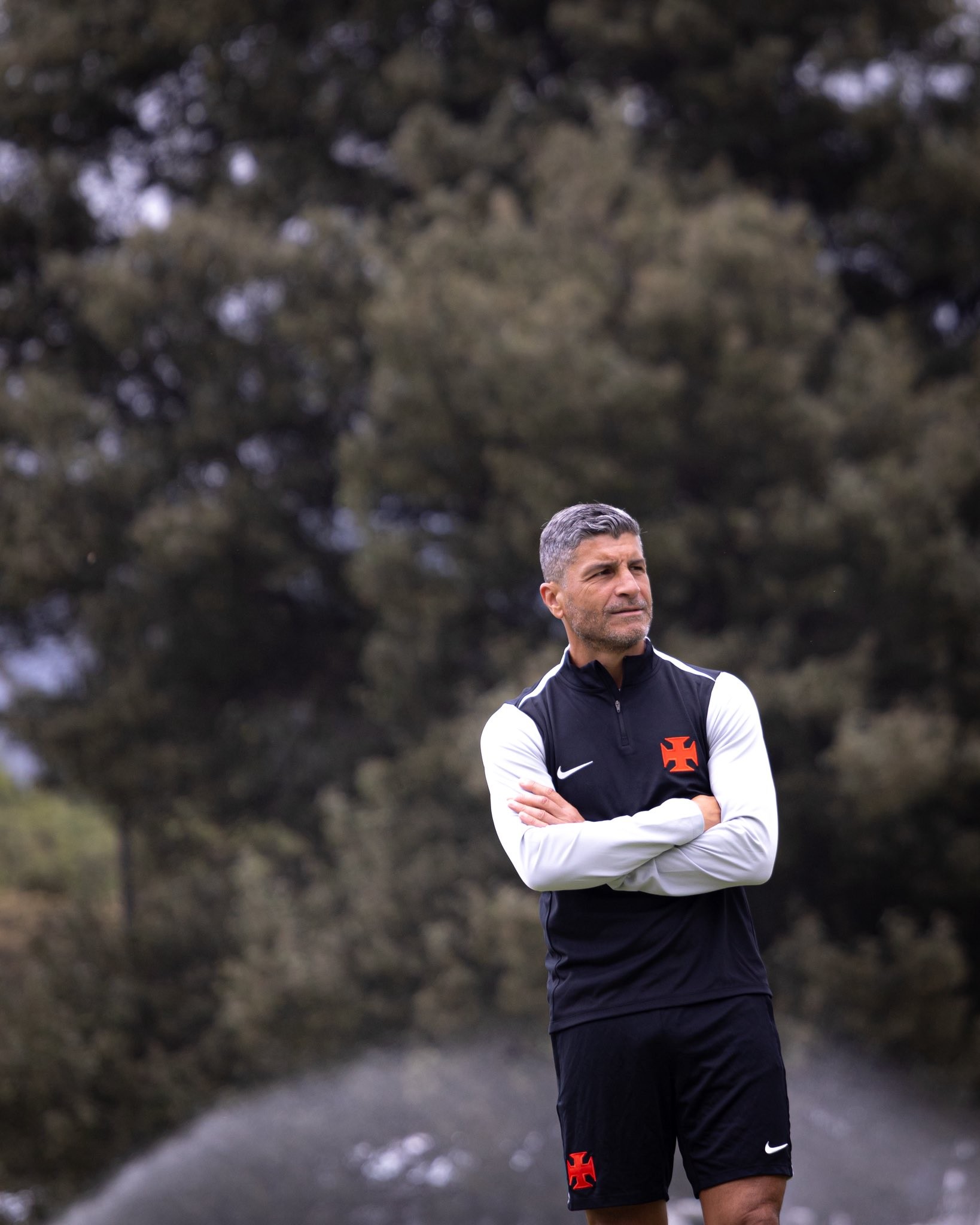Vasco poupa jogadores e aposta em time misto contra Santa Fe em Bogotá