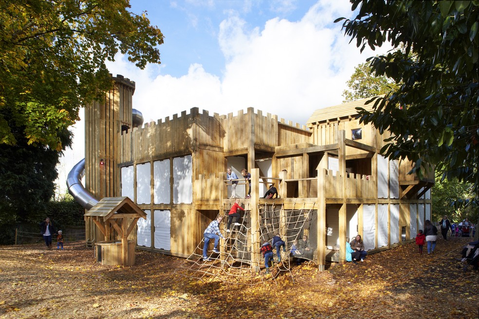oBrinquedãoemema de Castelo atrai aatenção dascriançasque que witam o hever o hever Castle, Em Kent, Em Kent, Ao sul de Londonres, Na Inglaterra - foto: foto: Divulgação/heaver Castle & Gardens via new York Castle & Garden
