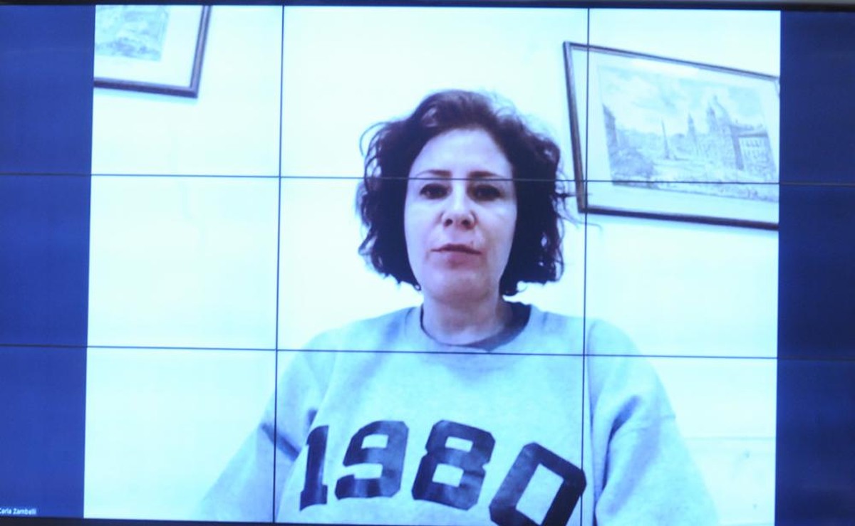 Licença de Carla Zambelli acaba hoje: entenda o que vai acontecer com a deputada federal
