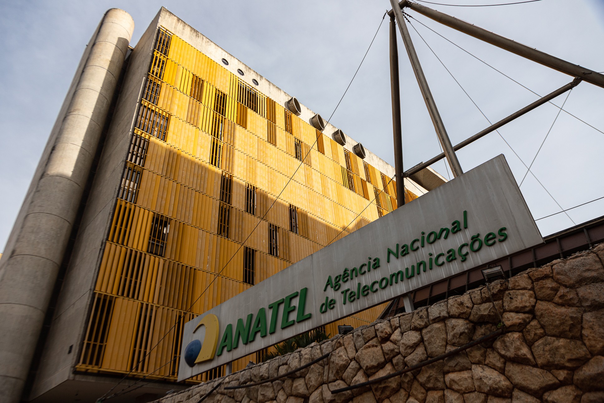 Anatel sob pressão do setor por processo acelerado e debate restringido em leilão do 6G