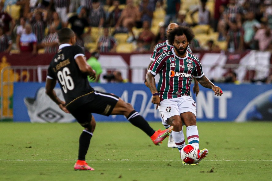 Jogo entre Fluminense e Vasco foi protagonizado pela arbitragem