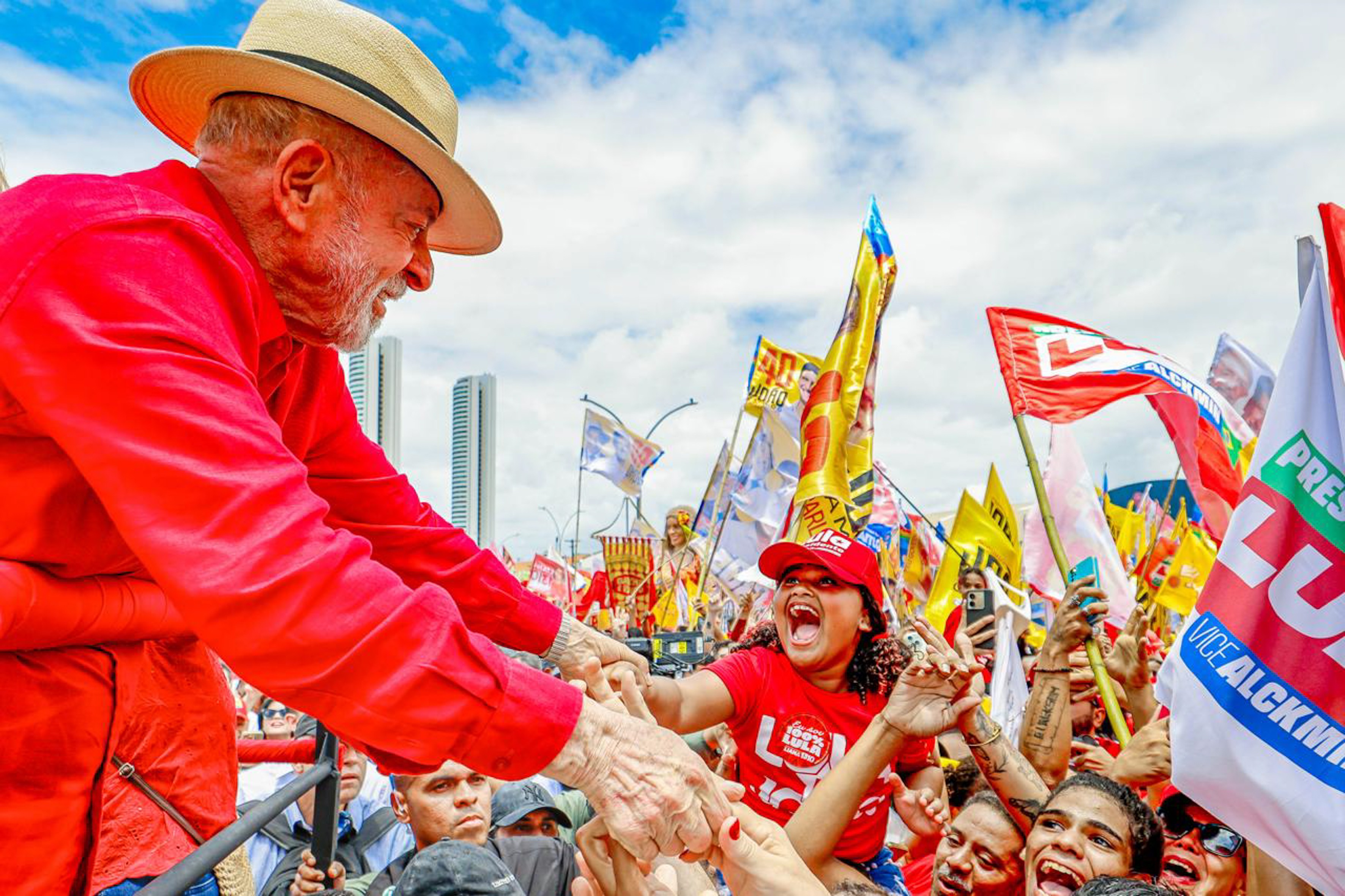 Para Lula, político em ano eleitoral é 'quase um ser humano' e  é 'um animal procurando sobreviver'