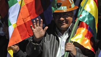 Protestos na Bolívia — Foto: JORGE BERNAL/AFP