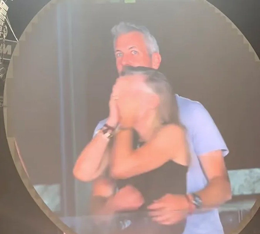 Casal flagrado em show de Coldplay - Foto: Reprodução 