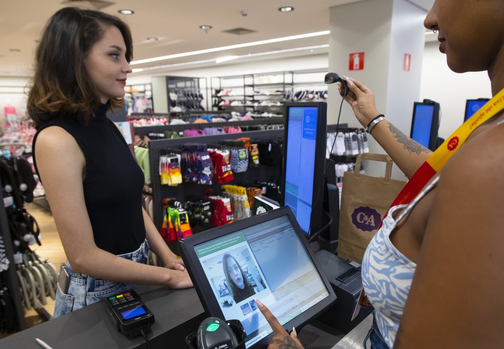 C&A começou a implementar o pagamento por biometria facial no fim de 2022 — Foto: Léo Martins