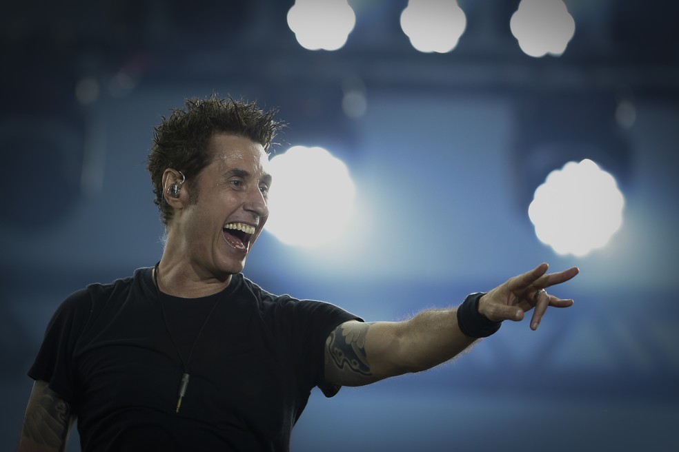 O vocalista Dinho Ouro Preto durante show do grupo no Rock in Rio 2019 — Foto: Pablo Jacob