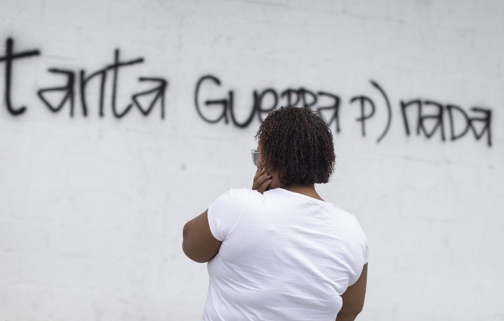 Mãe de Thiago Ribeiro Pareto Barbosa, que não via o filho há 8 anos — Foto: Márcia Foletto