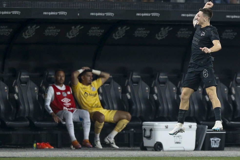 ESTRANHOU A AUSÊNCIA! Recado de Rodrigo Garro a Neymar pelo banco no clássico