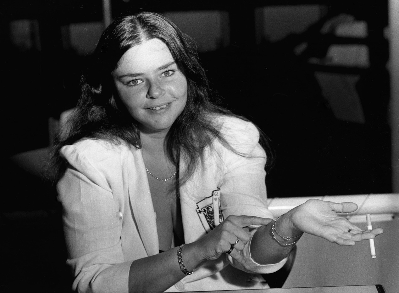 A cantora em entrevista coletiva dada a jornalistas, em 1981 — Foto: Aníbal Philot