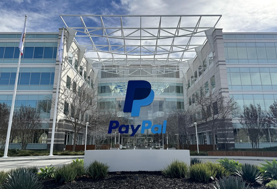 PayPal Eleva Previsão de Lucro em Meio a Estratégia de Recuperação