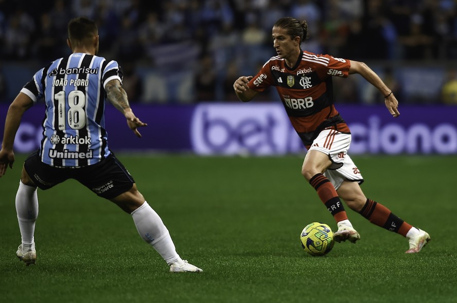 Estudo internacional coloca quatro jogadores do Flamengo e três do