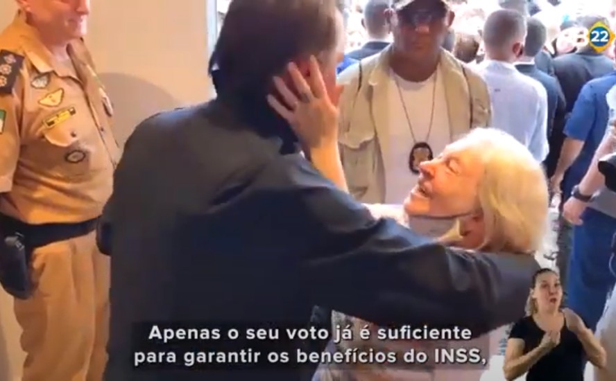 Trecho da campanha do presidente Jair Bolsonaro (PL) em que afirma que aposentados e pensionistas podem realizar prova de vida nas urnas