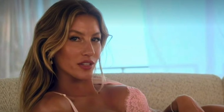 Gisele Bündchen abre transmissão de desfile da Victoria's Secret e sugere retorno às passarelas: 'Em breve'