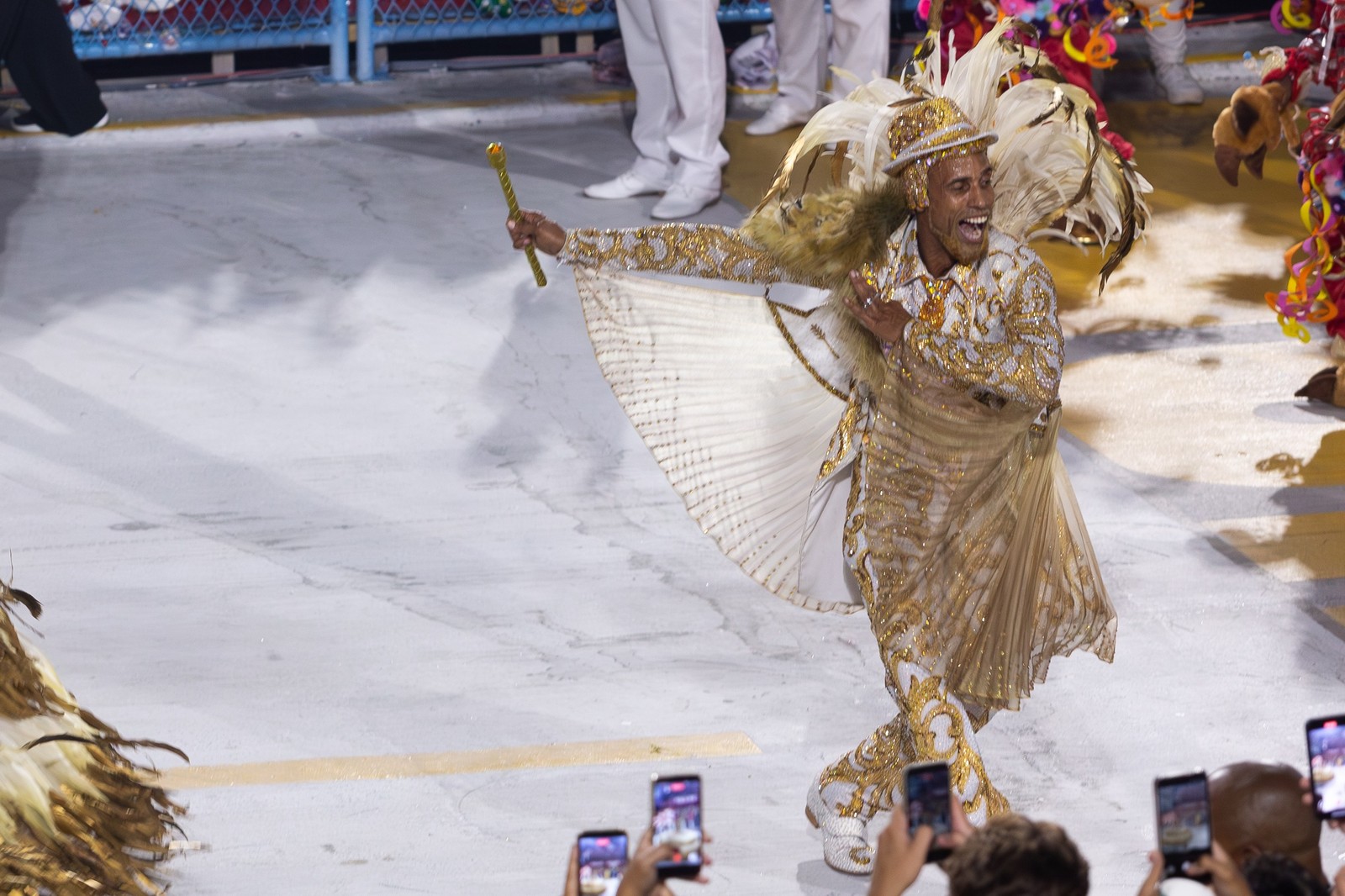 Estandarte de Ouro tem Julinho, da Viradouro, como melhor Mestre-sala do carnaval 2026. Esse é o segundo prêmio consecutivo e o sexto, no total, do sambista — Foto: Júlia Aguiar / Agência O Globo