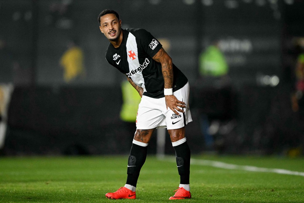 David em campo pelo Vasco — Foto: MAURO PIMENTEL / AFP