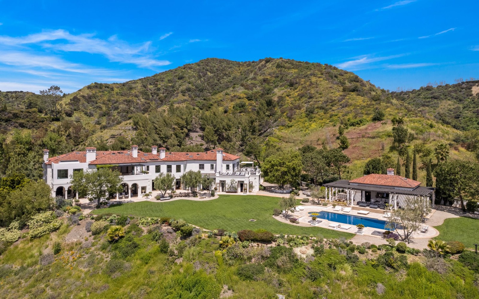 Drake Vende Megamansão Em Beverly Hills, NaCallórnia (EUA) - Foto: Beverly Hills Estates