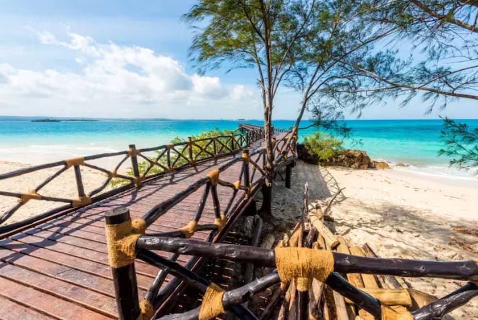 A ilha de Zanzibar, um paraíso tropical na África, é famosa por suas praias, consideradas entre as mais bonitas do planeta — Foto: Reprodução