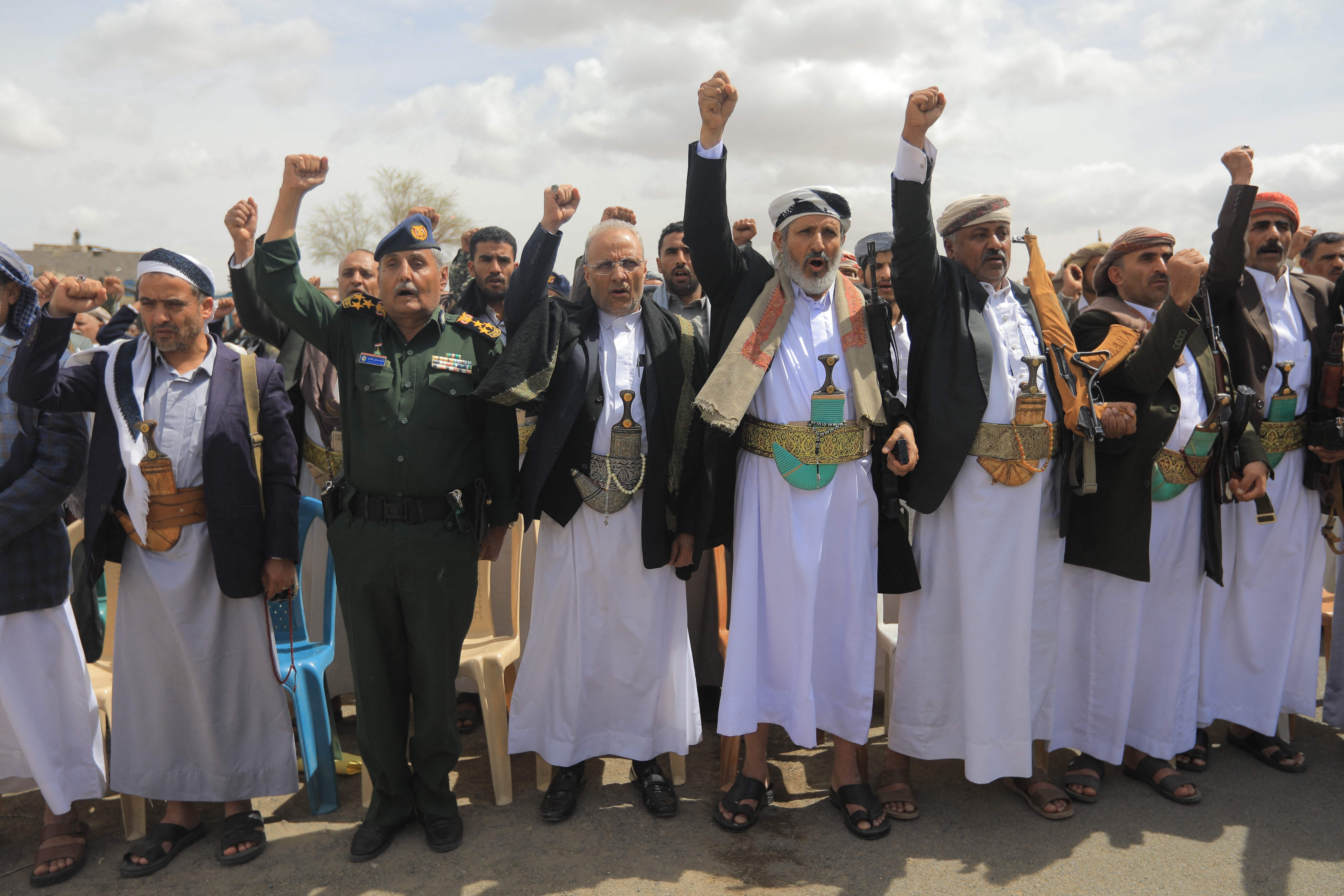 Houthis derrubam drone saudita no Iêmen e aumentam tensão