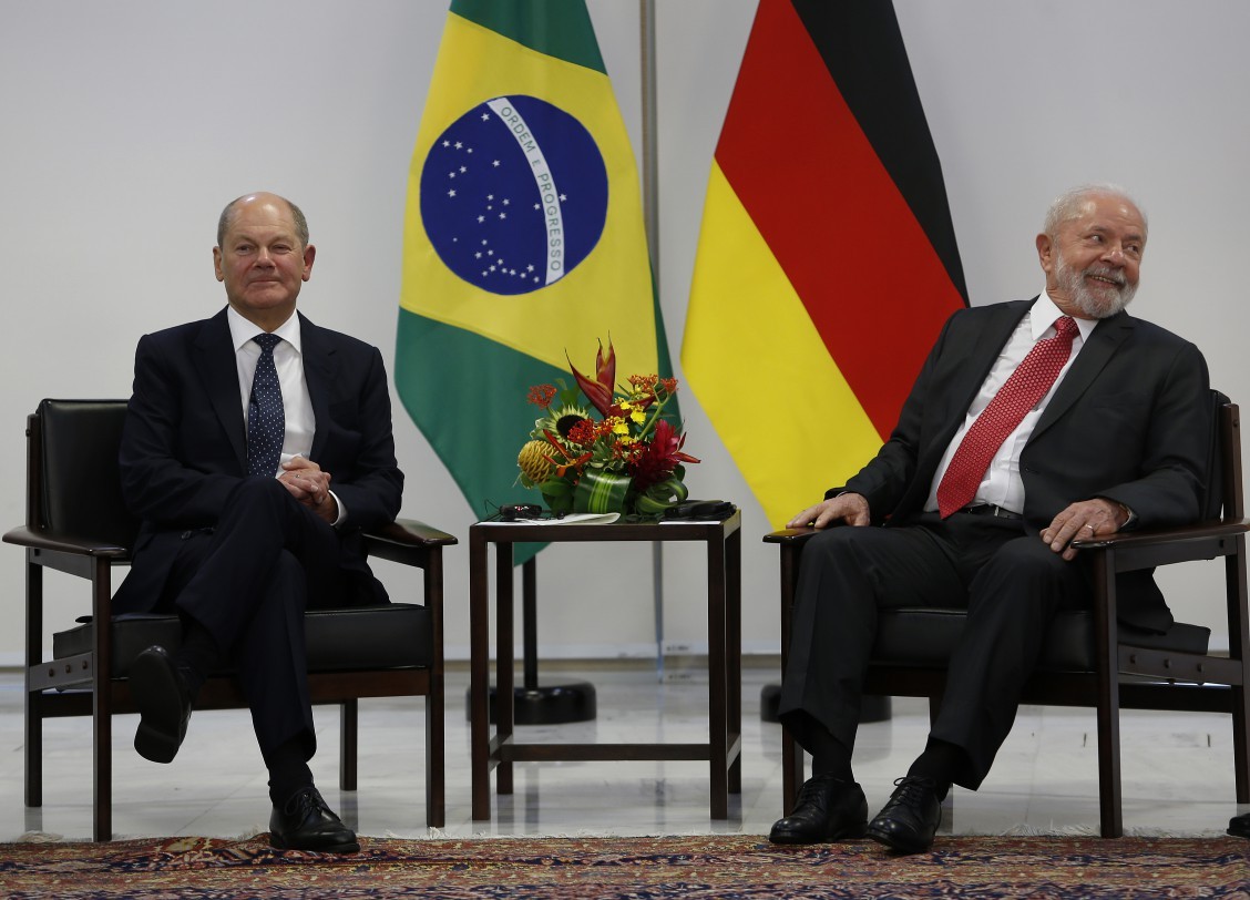 De volta ao mundo. Presidente Lula recebe o chanceler alemão Olaf Scholz no primeiro mês de governo — Foto: Cristiano Mariz/O Globo
