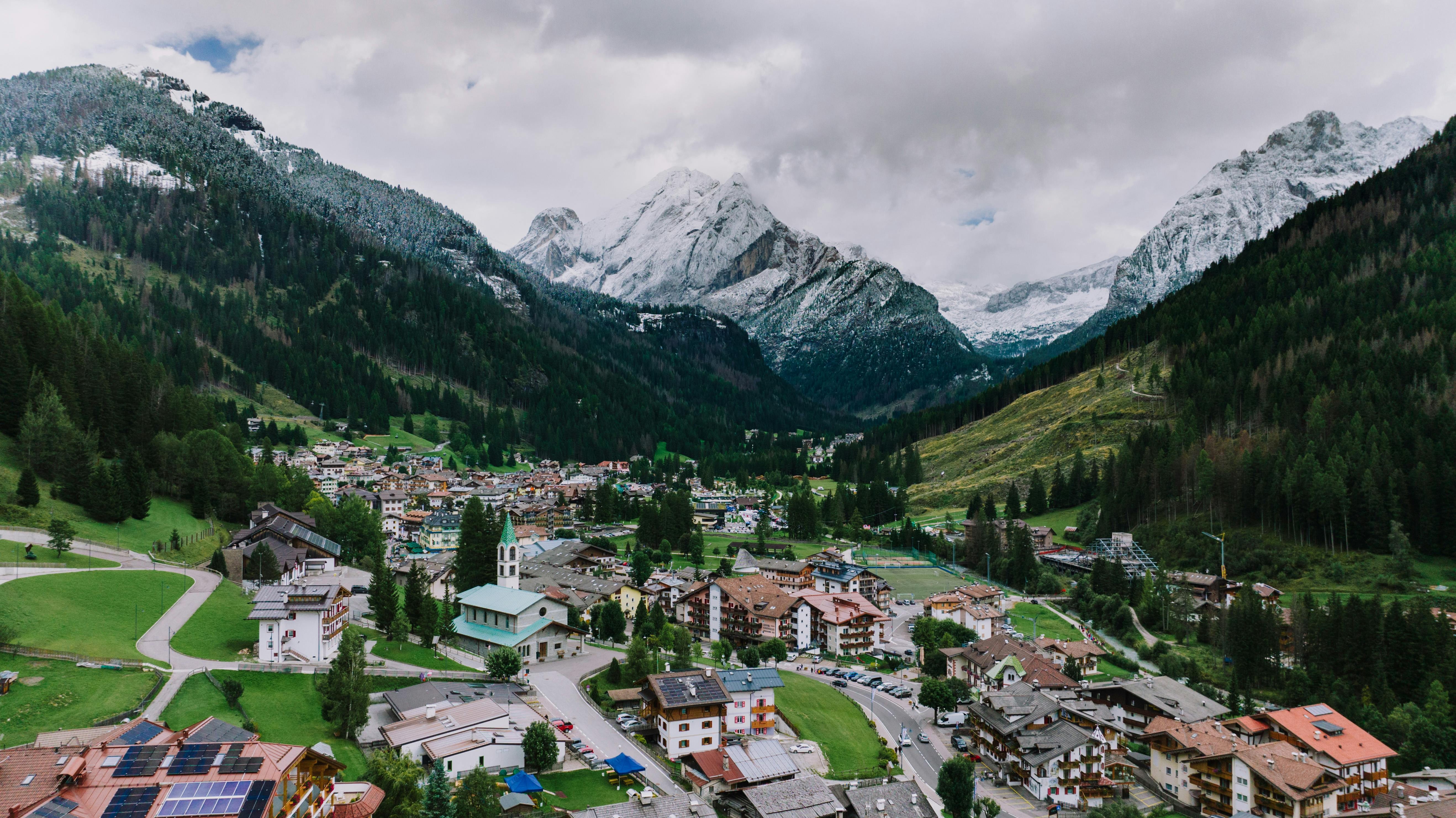 Quer morar nos Alpes italianos por um mês com despesas pagas