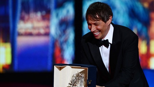 Cannes: diretor americano Sean Baker vence a Palma de Ouro por 'Anora'