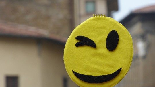 Otimistas vivem mais? Descubra os efeitos da postura positiva na vida 
