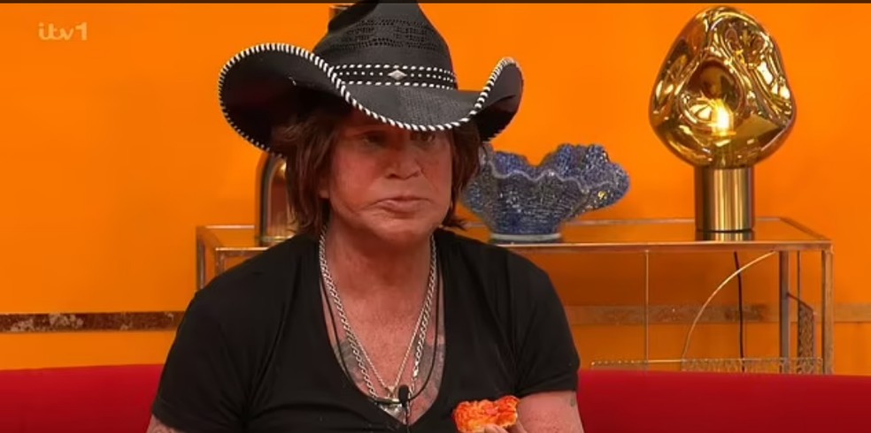 Mickey Rourke no Celebrity Big Brother — Foto: ITV/Reprodução
