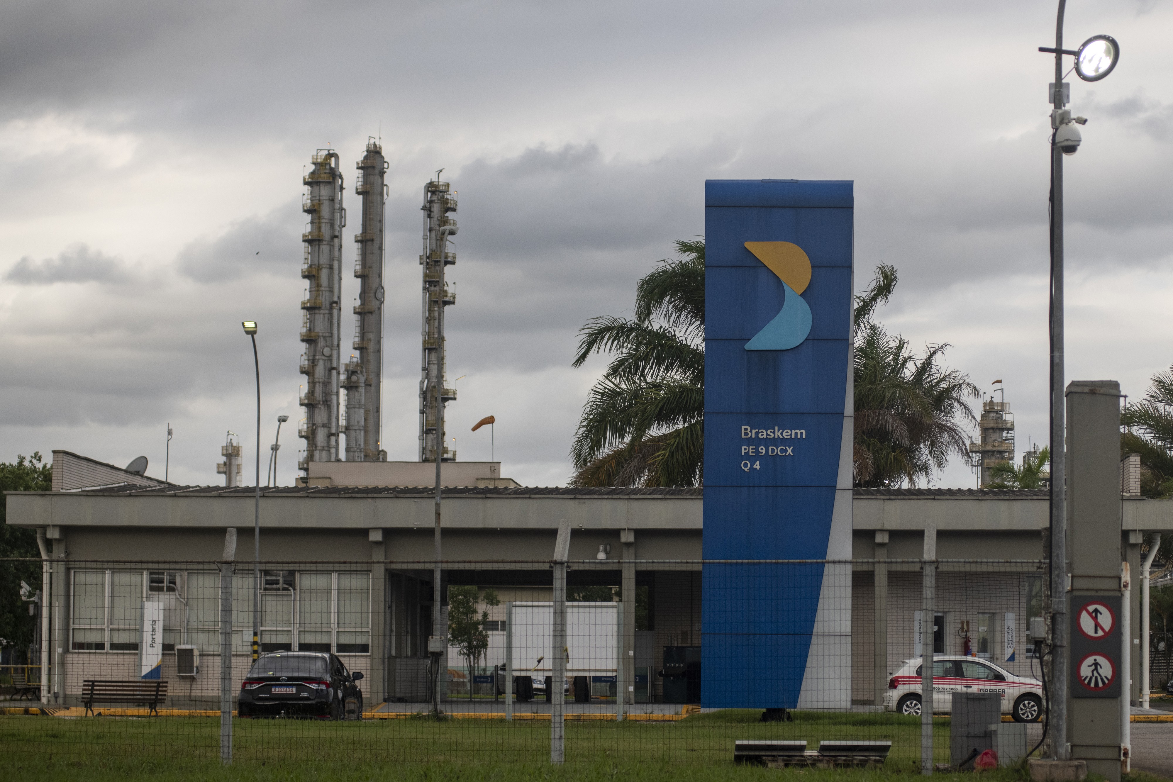 Magda diz que Petrobras não fará aporte sozinha na Braskem
