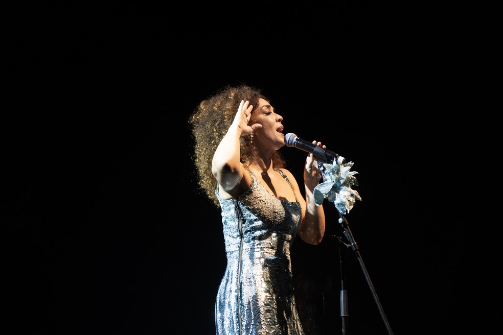 Laila Garin sings Ellis — Photo: Zecky Barreto/Disclosure