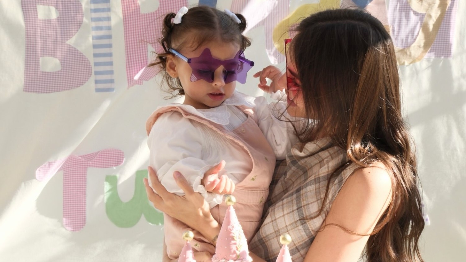 Festa de 2 anos de filha de Neymar e Amanda Kimberlly encanta por afeto