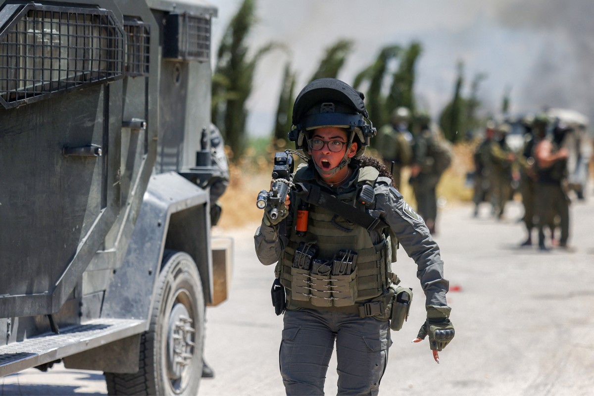 Soldados israelenses matam bebê de sete meses após disparos contra veículo na Cisjordânia ocupada, dizem autoridades