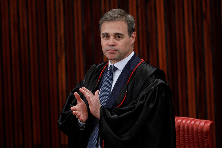 André Mendonça suspende regra do TSE que pune federação se ...