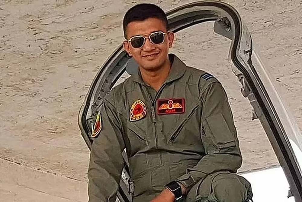 O piloto Muhammad Asim Jawad (32) faleceu na queda do YAK-130. Foto: BAF.