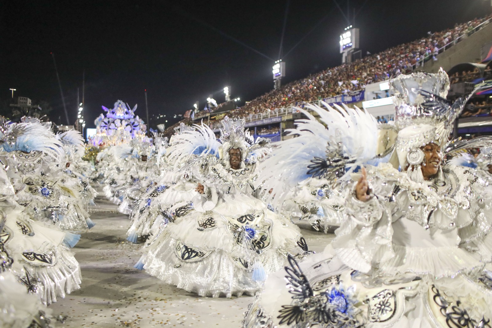 Ala das Baianas: Beija-Flor — Foto: HERMES DE PAULA