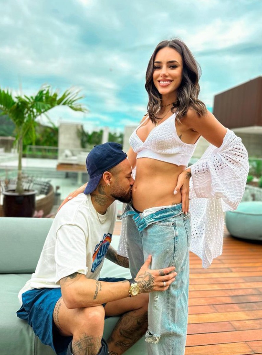 Neymar e Bruna Biancardi anunciam que estão grávidos