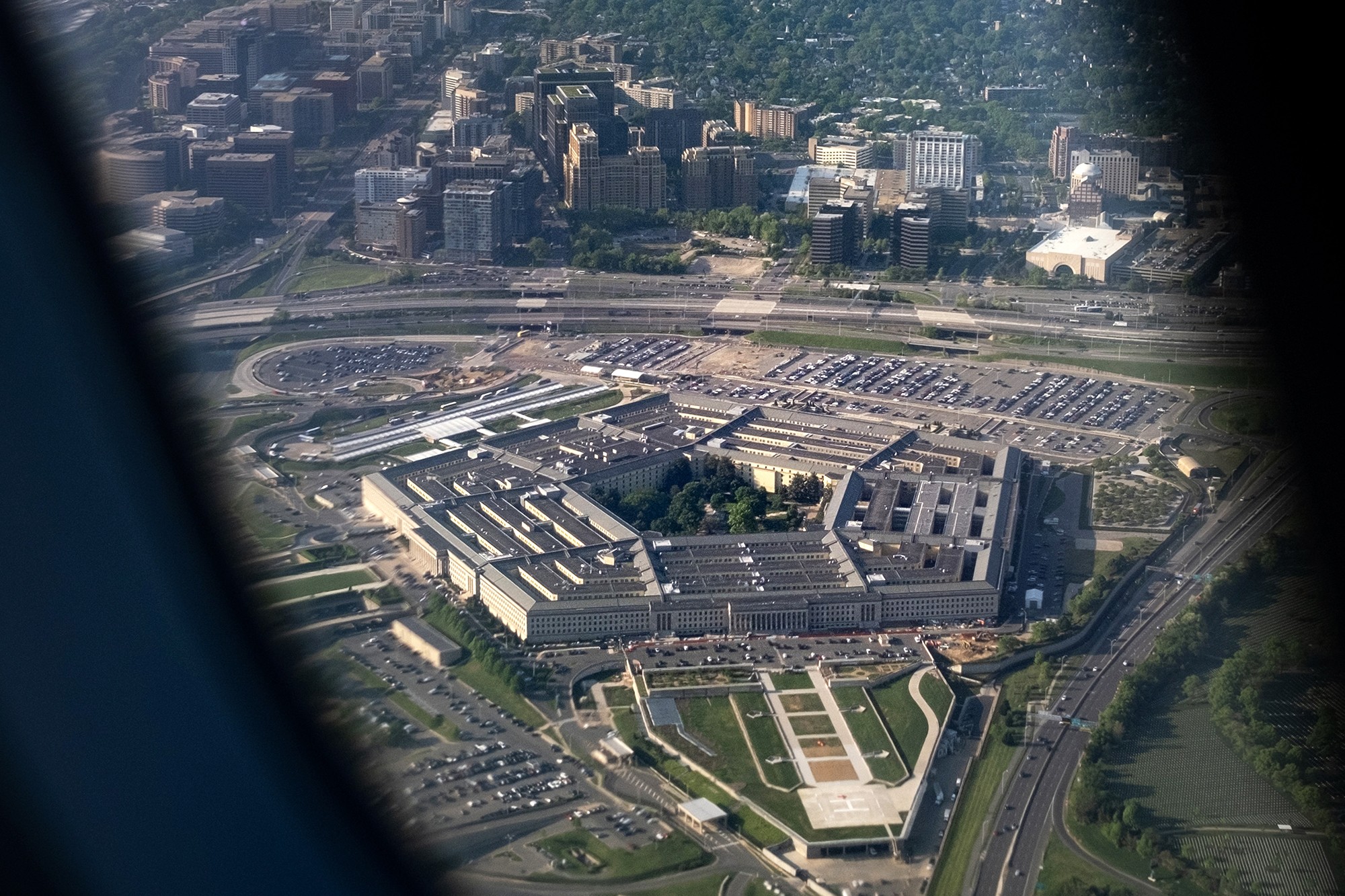 Nvidia, Microsoft e Amazon fecham acordo com Pentágono para uso militar confidencial de IA