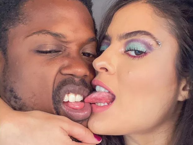 Hana Khalil, do "BBB 19", passou a quarentena com o ator Maicon Rodrigues, mas o namoro já chegou ao fim — Foto: reprodução