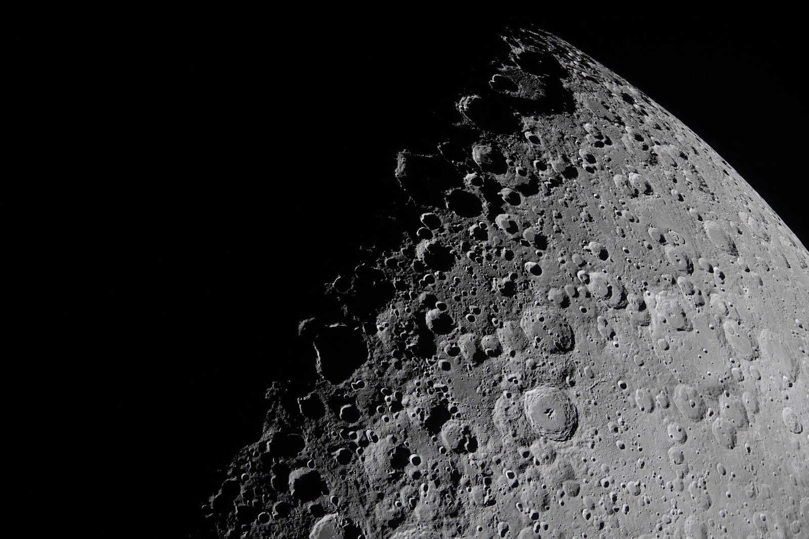 Imagens inéditas da face oculta da lua são registradas — Foto: NASA / AFP