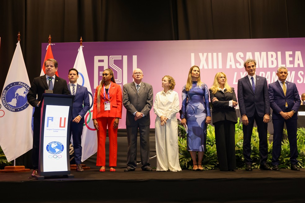 O presidente do COB Marco La Porta (D) apresenta candidatura das cidades do Rio de Janeiro e Niteroi para sedes dos Jogos PanAmericanos e ParaPan de 2031. — Foto: Miriam Jeske/COB