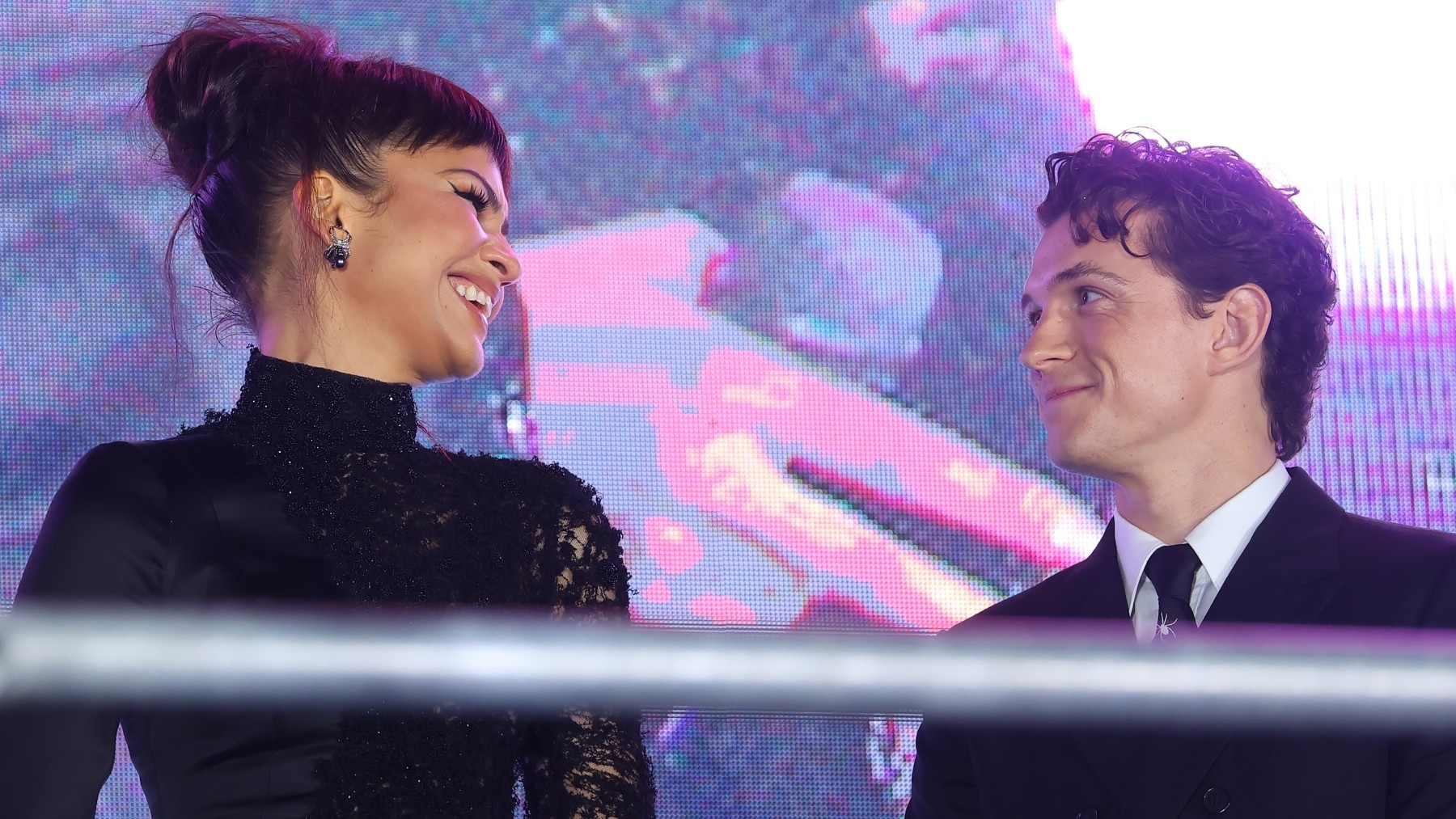 Como Tom Holland e Zendaya se apaixonaram nos bastidores de 