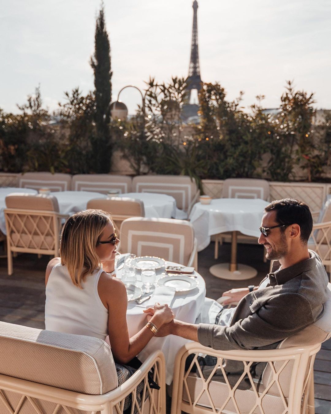 Alba Silva e Sergio Rico no Restaurante Gigi Paris - Foto reprodução / instagram
