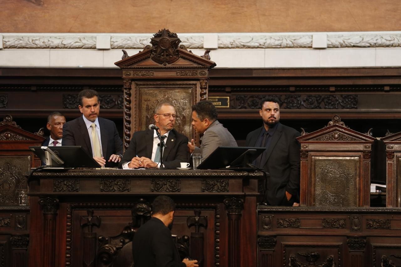 'Tenham a seriedade pelo momento que está por vir', diz a deputados ...