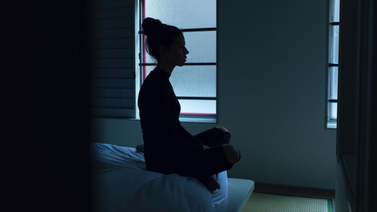 Insônia? Ficar uma noite inteira sem dormir pode ter efeito antidepressivo, revela novo estudo; entenda