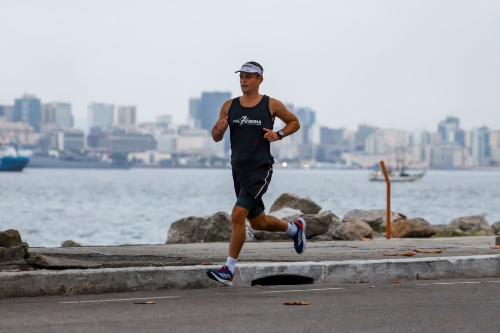 Marcelino faz treinos de corrida na orla de Boa Viagem — Foto: Reprodução / redes sociais
