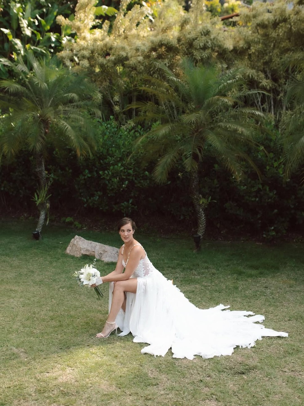Adriana Birolli se casou e foi alvo de comentários etaristas — Foto: Divulgação @venamorifotografia