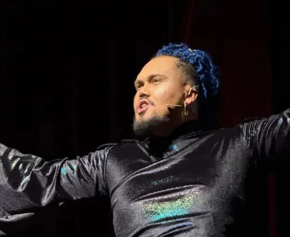 Vitor Eduardo Dumont Ferreira, in a scene from the play 