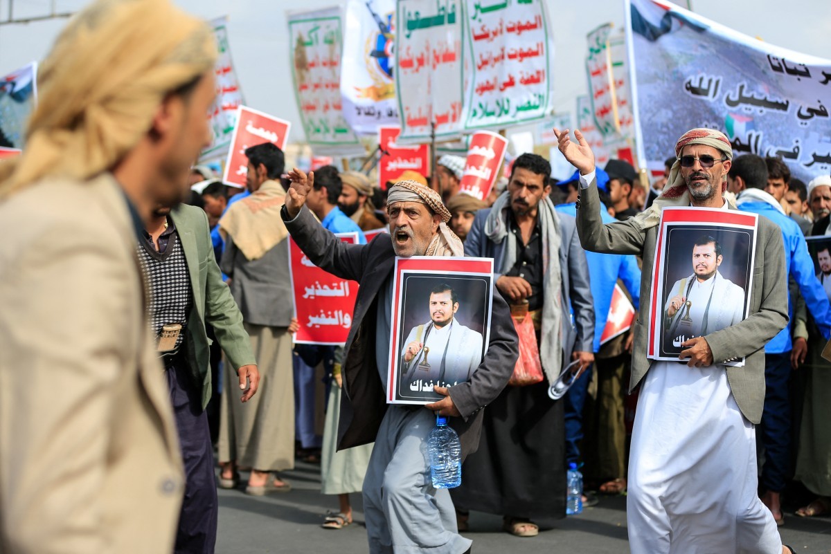 Petroleiros ligados à Arábia Saudita mudam rota no Mar Vermelho após ameaça de ataque dos houthis