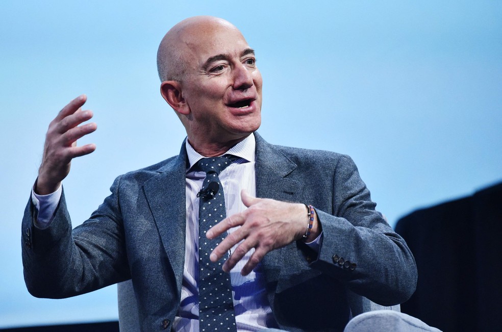Jeff Bezos, dono da Amazon e do Washington Post — Foto: MANDEL NGAN / AFP