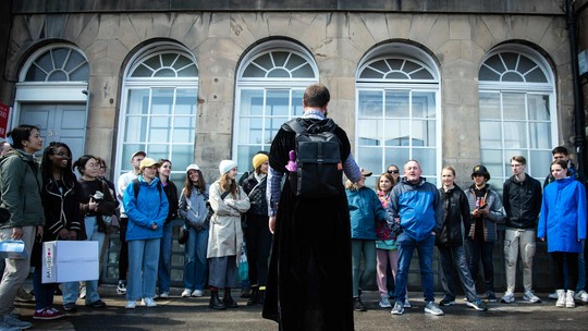 De cemitério a lojas de suvenir, lugares que inspiraram Harry Potter na Escócia atraem cada vez mais fãs da saga